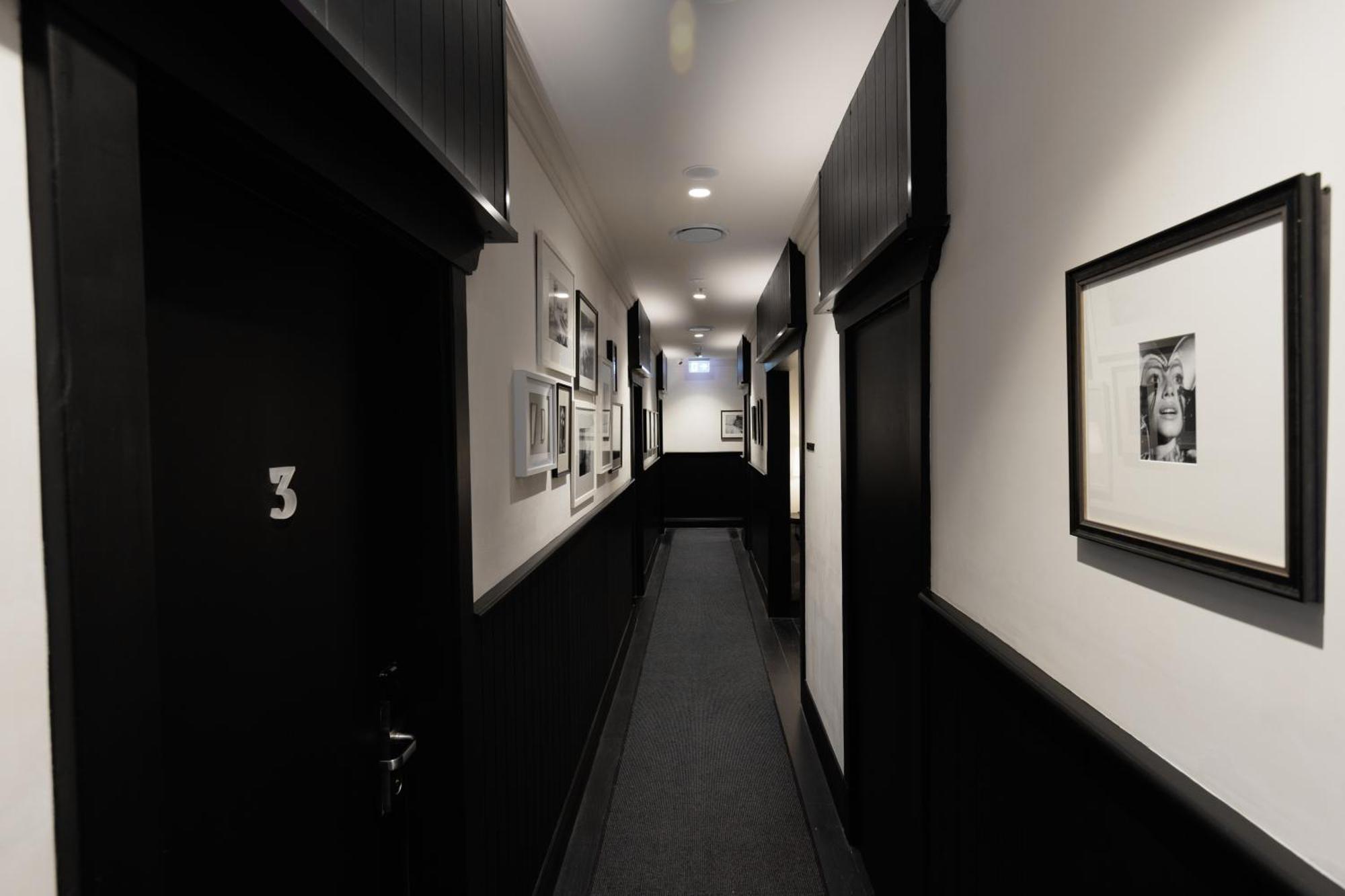 The Strand Hotel Sydney Exterior photo